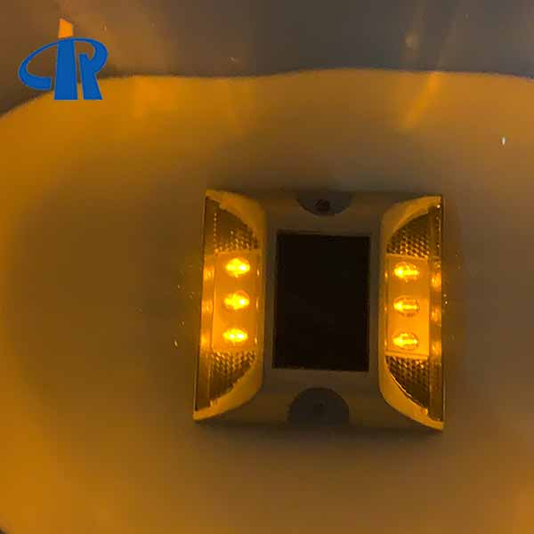 <h3>360 Degree Road Stud Light Reflector For Car Park With Spike</h3>
